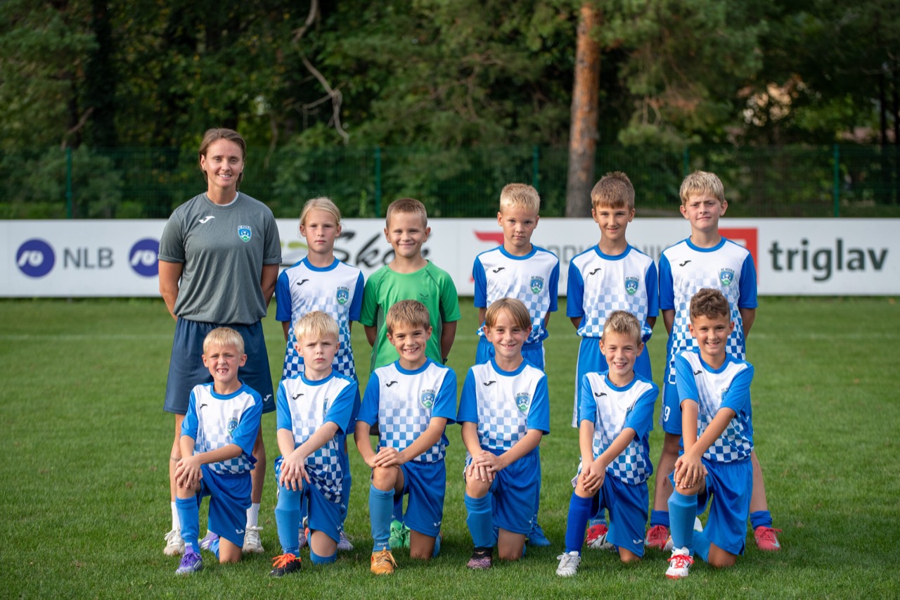 Skupinska fotografija selekcije U-10 Nogometnega društva Mozirje