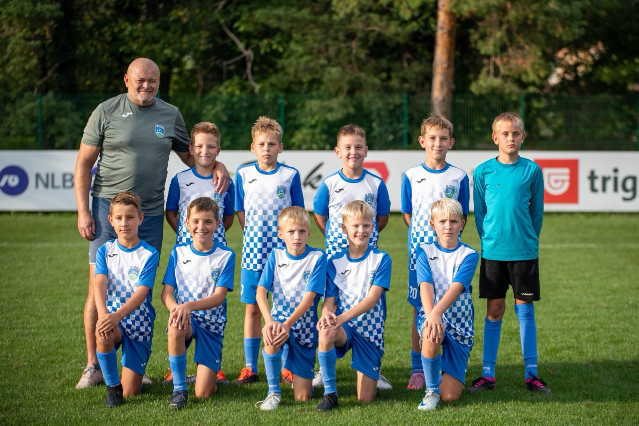 Skupinska fotografija selekcije U-11 Nogometnega društva Mozirje