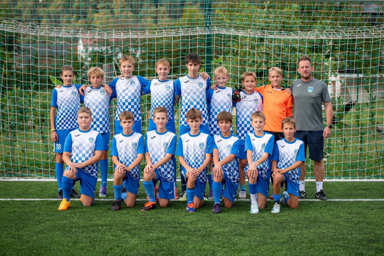 Skupinska fotografija selekcije U-13 Nogometnega društva Mozirje