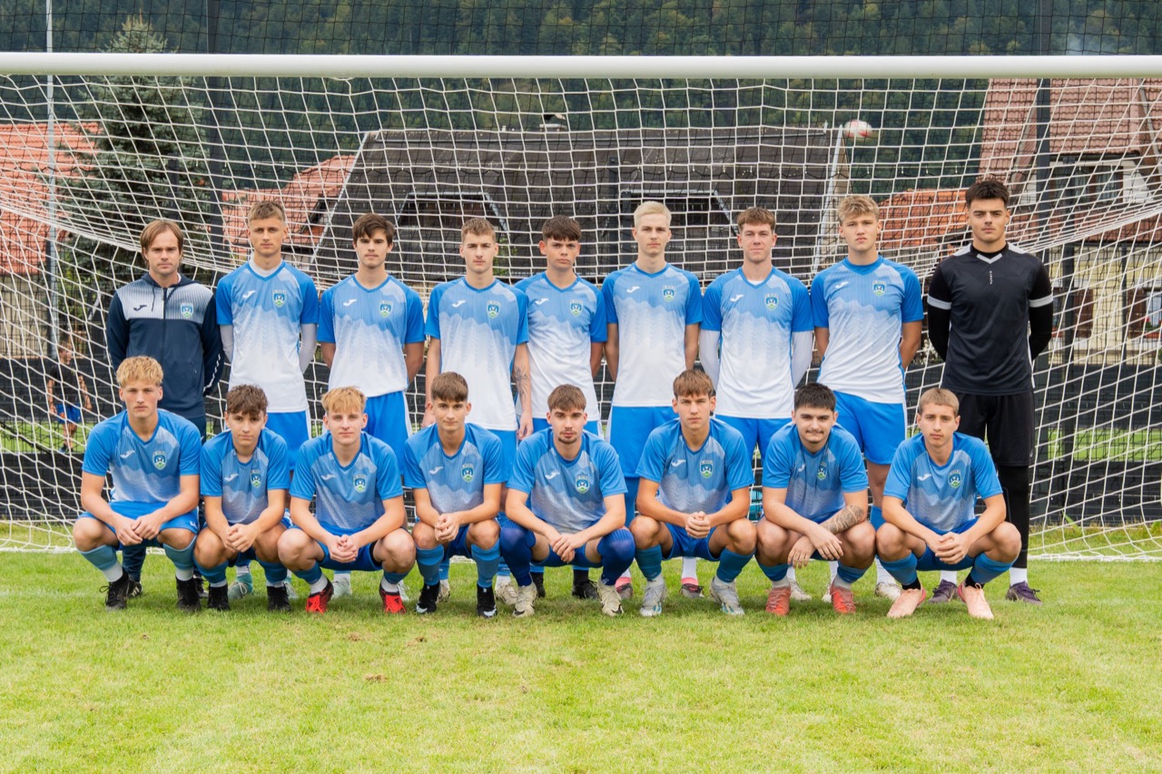 Skupinska fotografija selekcije U-19 Nogometnega društva Mozirje