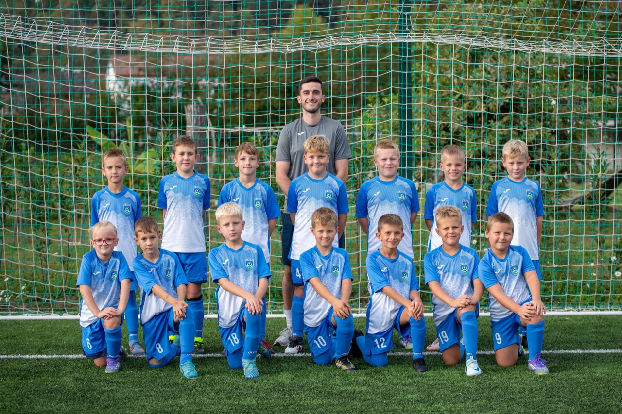 Skupinska fotografija selekcije U-9 Nogometnega društva Mozirje